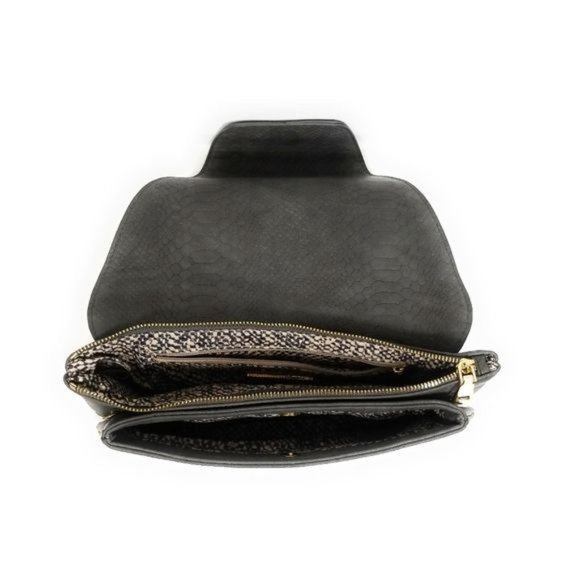 URBAN EXPRESSIONS Gray Envelope Crossbody Clutch - Picture 10 of 12